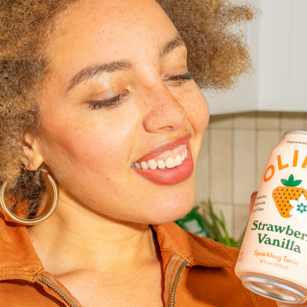 Can of Strawberry Vanilla OLIPOP